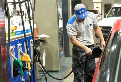 YPF aumentó el precio de sus combustibles un 2 5 en promedio en todo