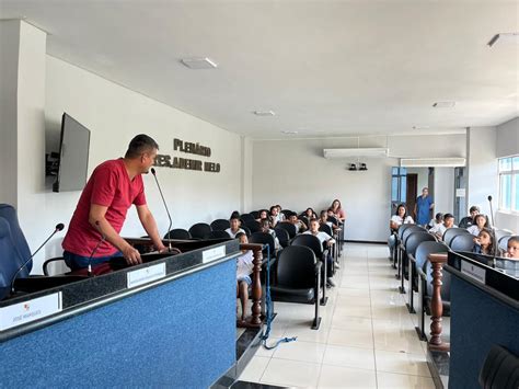 Estudantes De Barra Mansa Visitam A C Mara De Vereadores E Conhecem As