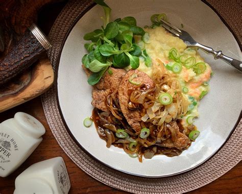 Gebratene Kalbsleber Mit Zwiebelso E Und Buntem Kartoffelp Ree