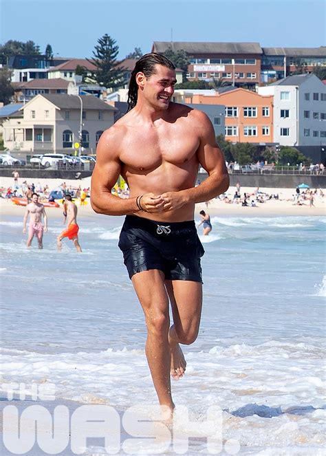 Here S Pictures Of The Bachelorette Guys Half Naked On Bondi Beach