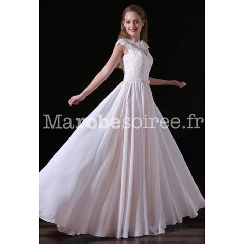 Robe de mariée nude bretelles larges guipure