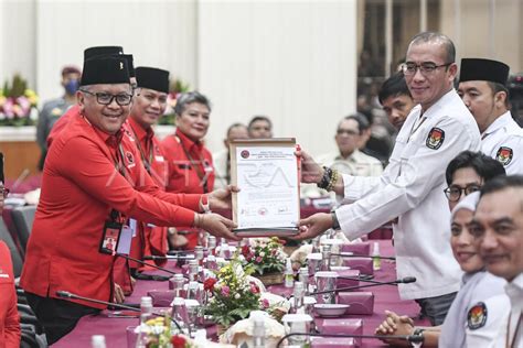 Pendaftaran Bacaleg DPR PDIP ANTARA Foto