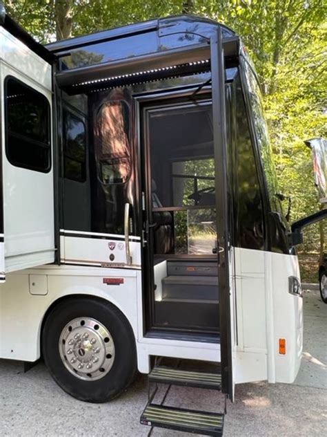 2020 Winnebago Horizon 42q National Vehicle