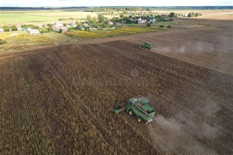 Trator John Deere Cultivador De Discos Vaderstad 500 No Topo Da