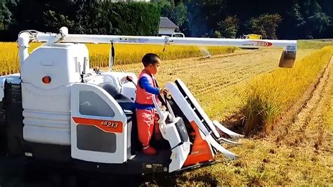 Modern Agriculture Harvesting Machines That Are At Another Level