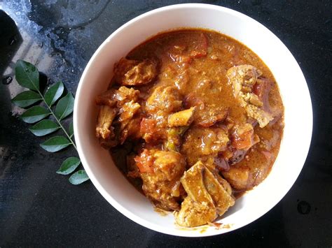 FoodoMania Varutharacha Kozhi Curry Kerala Style Chicken Curry With