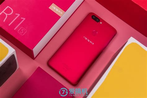 星幕全面屏 Oppo R11s红色版上手图赏 爱搞机