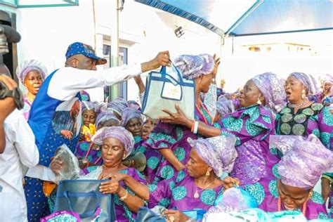 Primate Ayodele Gives Food Items Clothes To The Aged Widows