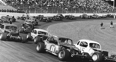 Modifieds bring history back with return to Martinsville | Official ...