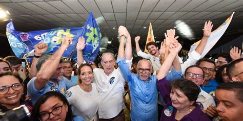 Ciro Gomes faz ato em Aracaju e Edvaldo Nogueira reuniu multidão que