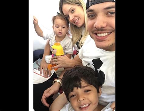 Foto Wesley Safadão parabenizou a filha Ysis que completa 2 anos