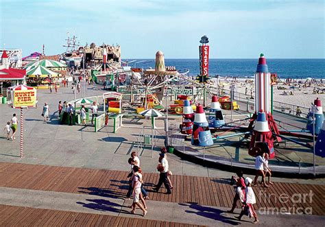 Hunts Pier Rides On The Wildwood New Jersey Boardwalk Photograph by ...