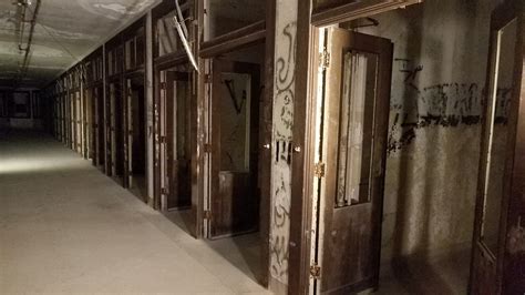 Waverly Hills Gives Paranormal Fans Overnight Tour