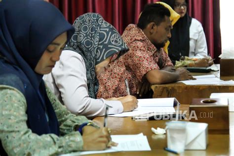 Ujian Tulis Calon Anggota Panwaslih Pilkada Republika Online