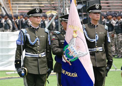 Polic A Ecuador On Twitter Imposici N De La Condecoraci N Al