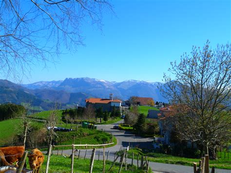 Desde El Barrio De Urkizu En Tolosa Al Fondo La Sierra De Flickr