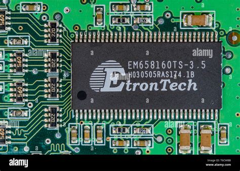 Dual In Line DIL Or DIP Package Surface Mount Technology SMT