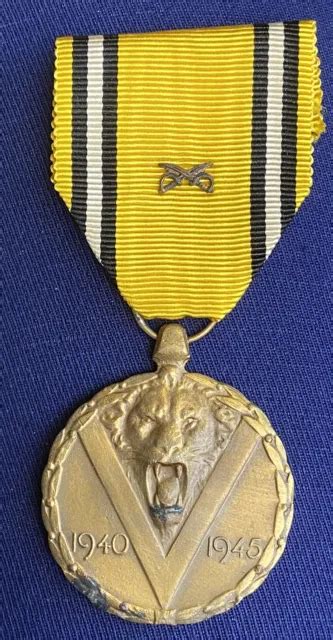 Militaria Belgique Medaille Commemorative De La Guerre De