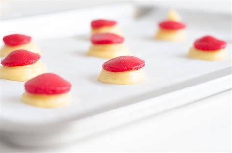 Choux Vanille Framboise Et Craquelin Pour La Saint Valentin Je Dis M