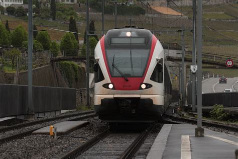 Sbb Flirt Rabe Von Stadler Rail Triebwagen Flickr