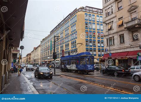 Street View Milan Editorial Stock Image Image Of Pedestrians 77311014