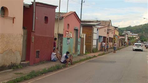 A Gazeta Moradores De Bar O De Cocais Dormem Janela Aberta