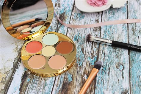 How To Colour Correct With The Tarte Rainforest Of The Sea Wipeout Colour Corrector Palette