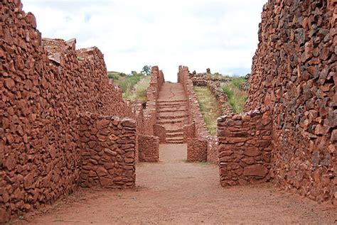 Peru De Piedra Pikillacta Ubicaci N Historia Arqueolog A Y Turismo