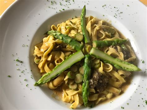 Tagliatelle Aux Asperges Et Morilles Pizzeria Da Paolo