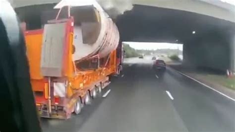 Watch Video Captures Moment Lorry Smashes Into Bridge On A13 Dual