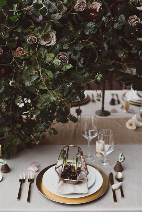 gold place setting wedding party ideas  layer cake