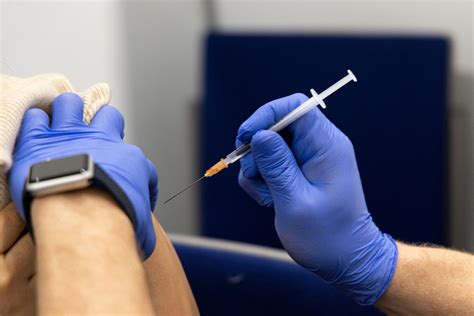 Covid Aux Tats Unis Pfizer Demande Lautorisation De Son Vaccin