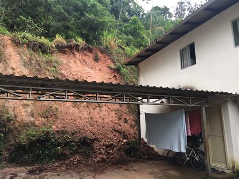 Chuvas Em Brusque Defesa Civil Atendeu Ocorr Ncias Na Cidade