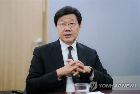 인터뷰하는 노연홍 제약바이오협회장 연합뉴스