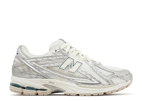 R Silver Metallic Cream New Balance M Ree Silver