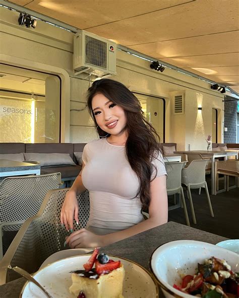 Karinka | Лето — это время, когда жизнь становится ярче и легче🍯