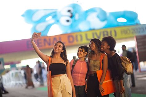 Público lota Bienal do Livro Rio no feriado da Independência