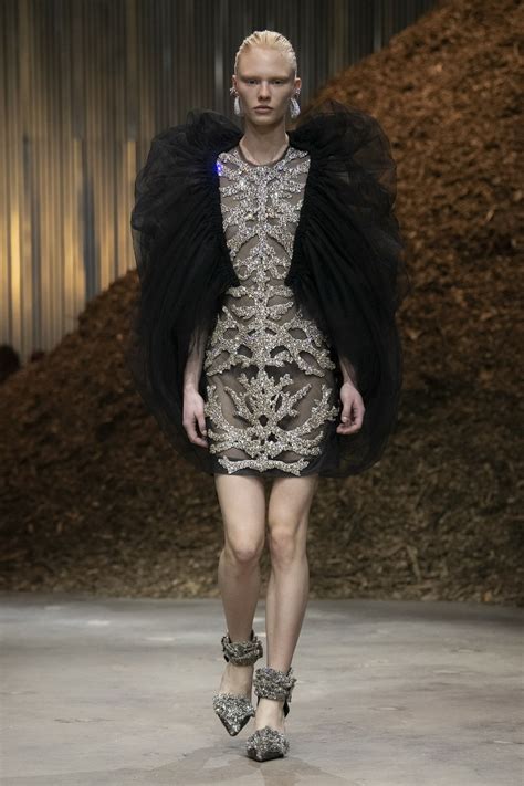 Alexander Mcqueen Ready To Wear Fashion Show Collection Fall Winter