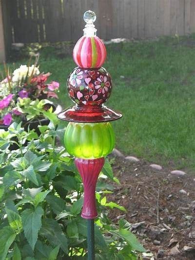 Garden Totems Design Ideas In Glass Ceramic Mosaic And Wood