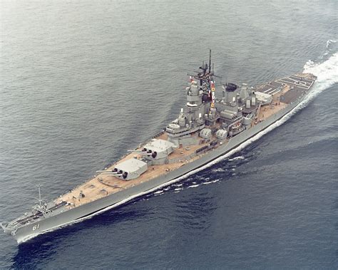 The USS Iowa Cruising In 1984 Uss Iowa Navy Aircraft Carrier