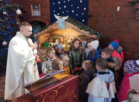 Wesołe kolędowanie z ks Jakubem w Złotowie Galeria Lubawa e Lubawa