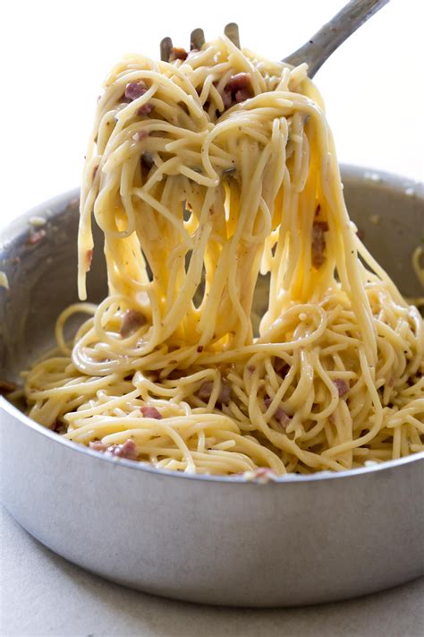 Learn How To Make Creamy Spaghetti Carbonara A Traditional Italian