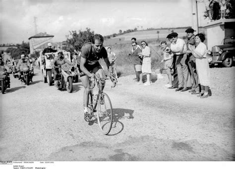 Pin By Rodrigo D Az On Ciclismo Scenes Street View Views