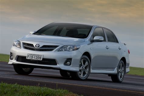 Blog do Moquenco Toyota lança Corolla XRS 2013 e o Novo Camry