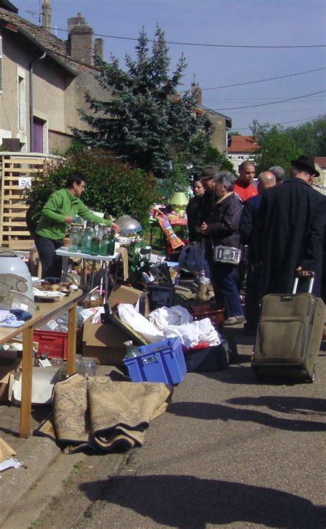 Clémery Les habitants de la commune vident leurs greniers