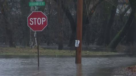 Heavy Rainfall Floods Metro Detroit Neighborhoods Youtube