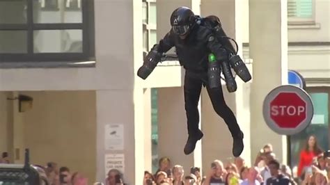 Inventor Demonstrates Functional 'Iron Man' Suit In London