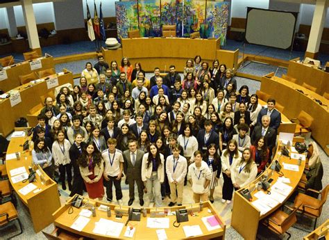 Parlamento Dos Jovens