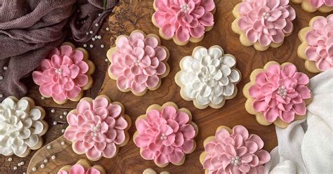 Royal Icing Flower Sugar Cookies Recipe | Foodal