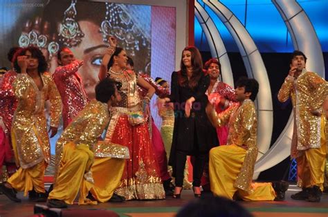 Aishwarya Rai Bachchan At Ndtv Support My School 9am To 9pm Campaign